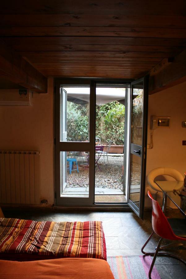 Central Apartment With Garden Milaan Buitenkant foto